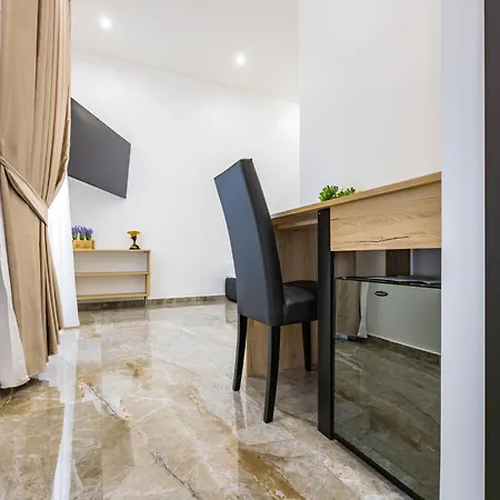 Borgo Casanova 4* Naples